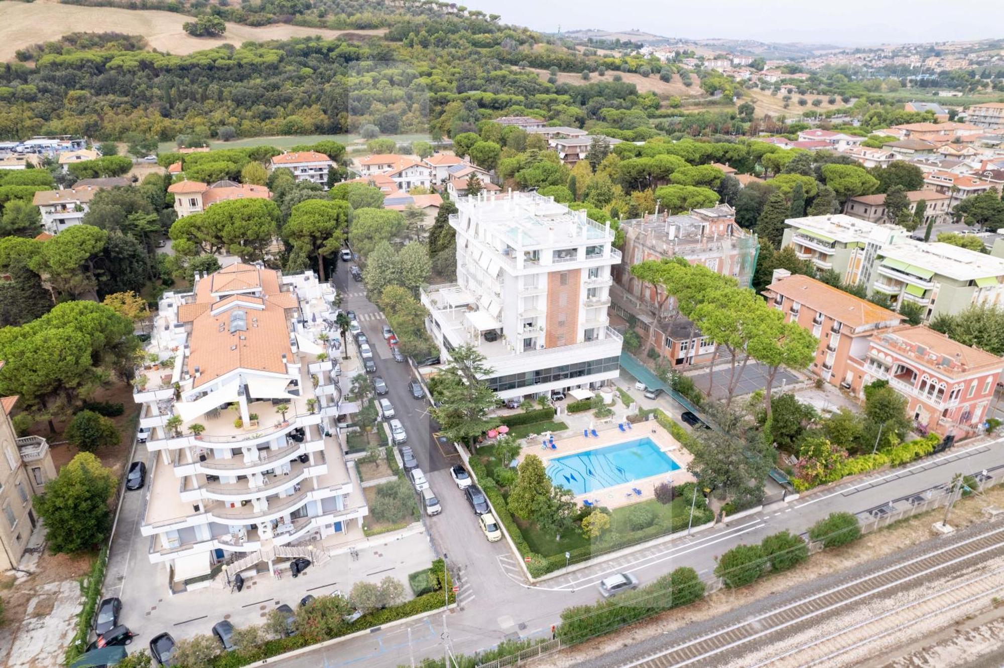 Homiday - Residence Prestige Пинето Экстерьер фото